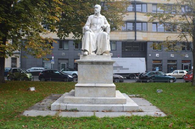 Berlin - Denkmal Dr. Robert Koch